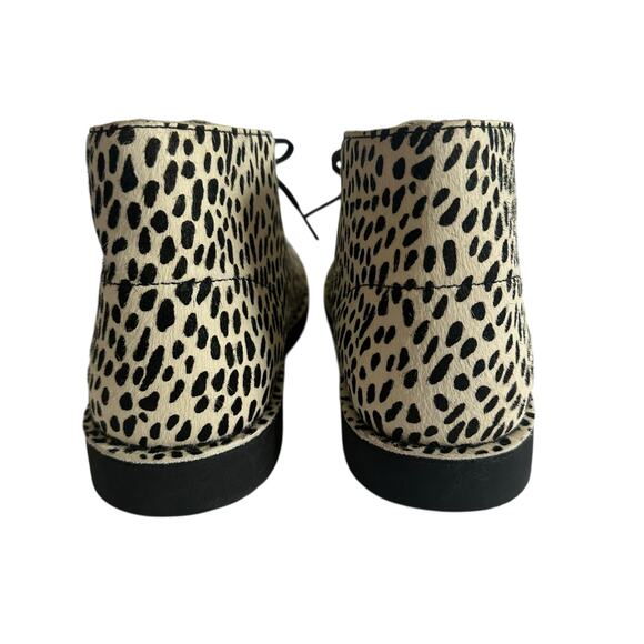 Clarks Women's Desert Boots Chukka Faux Animal Print White Black Fur Rare 9.5 M - Picture 5 of 11